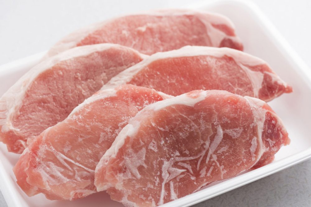 Что можно замораживать в морозильной камере и как это правильно делать - замороженное мясо